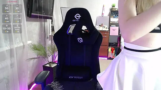 Little Soph online show from 02.21.25