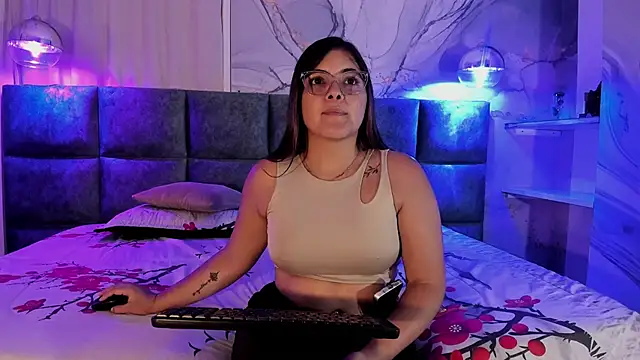 Snapshot of EVELIN_MASON chatting on 01.14.25 EVELIN MASON online show from 01.14.25