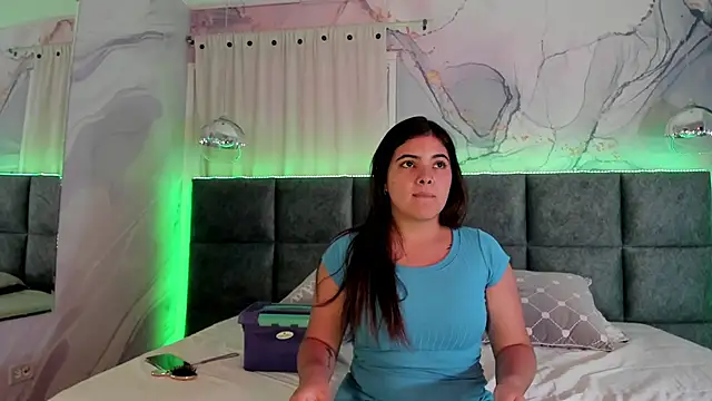 Snapshot of EVELIN_MASON chatting on 01.24.25 EVELIN MASON online show from 01.24.25