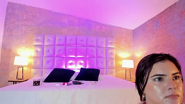 Snapshot of EVELIN_MASON chatting on 09.18.25 EVELIN MASON online show from 09.18.25