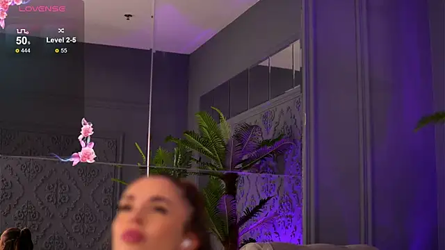 EsmeAinsley online show from 12.21.24