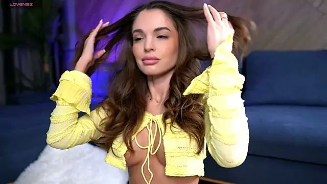 EsmeAinsley online show from 12.04.25