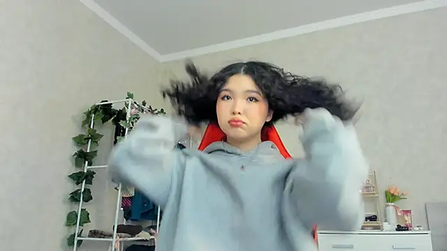 Snapshot of wastforu chatting on 12.12.24 wastforu online show from 12.12.24