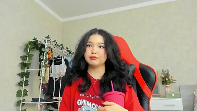 Snapshot of wastforu chatting on 02.02.25 wastforu online show from 02.02.25