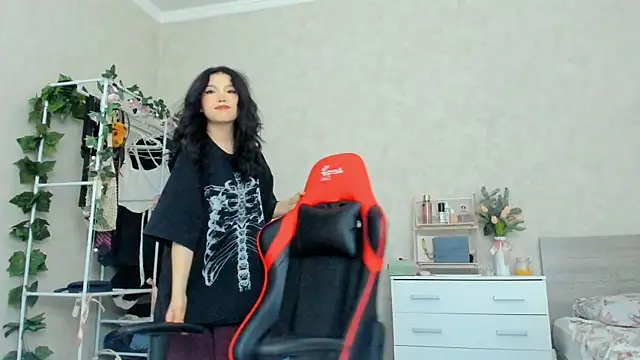 Snapshot of wastforu chatting on 02.13.25 wastforu online show from 02.13.25