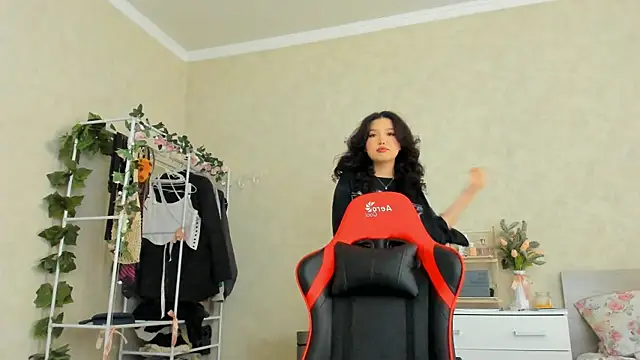 Snapshot of wastforu chatting on 02.14.25 wastforu online show from 02.14.25