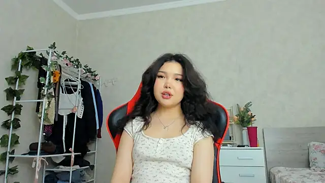 Snapshot of wastforu chatting on 02.19.25 wastforu online show from 02.19.25