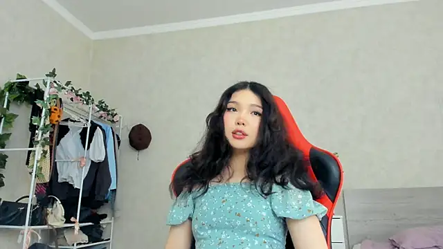 Snapshot of wastforu chatting on 02.24.25 wastforu online show from 02.24.25