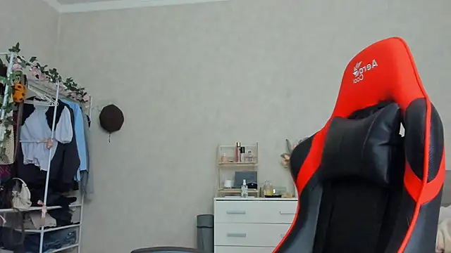 Snapshot of wastforu chatting on 02.26.25 wastforu online show from 02.26.25