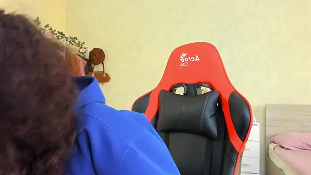 Snapshot of wastforu chatting on 10.10.25 wastforu online show from 10.10.25