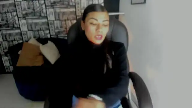 Snapshot of Lilithsabeth chatting on 02.12.25 Lilithsabeth online show from 02.12.25