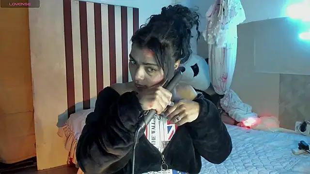Snapshot of Lilithsabeth chatting on 10.11.25 Lilithsabeth online show from 10.11.25