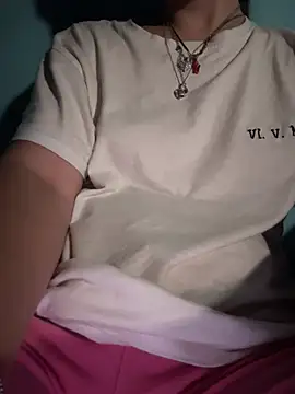 Snapshot of rossana99_ chatting on 06.19.26 rossana99 online show from 06.19.26