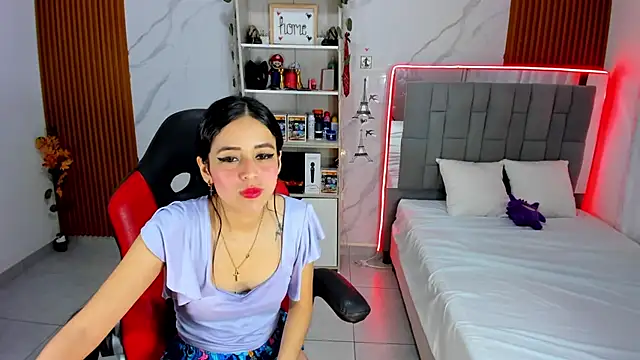 Snapshot of HannaSexyy chatting on 11.18.25 HannaSexyy online show from 11.18.25