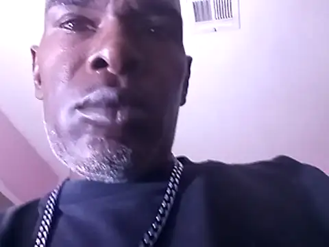 Snapshot of Blkstylion chatting on 11.04.25 Blkstylion online show from 11.04.25