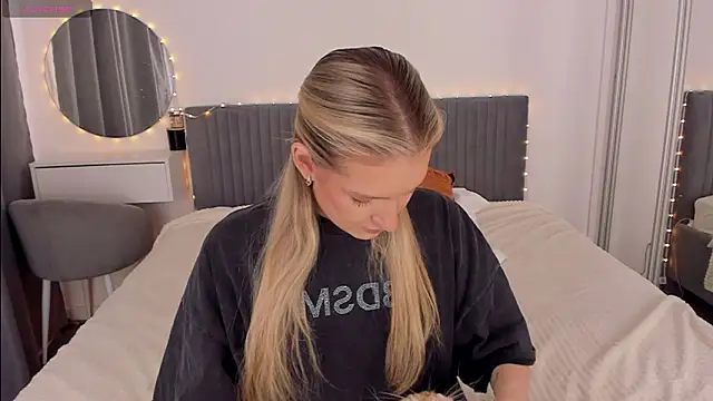 CassieRayss online show from 02.02.26