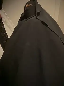 Snapshot of Hijabi_HotGirls chatting on 10.24.25 Hijabi HotGirls online show from 10.24.25