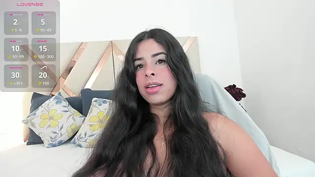 Snapshot of emma_castilloo chatting on 05.27.26 emma castilloo online show from 05.27.26