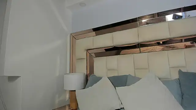 Snapshot of emma_castilloo chatting on 07.19.26 emma castilloo online show from 07.19.26
