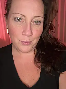 Snapshot of xsexycurvymilf chatting on 01.20.25 xsexycurvymilf online show from 01.20.25