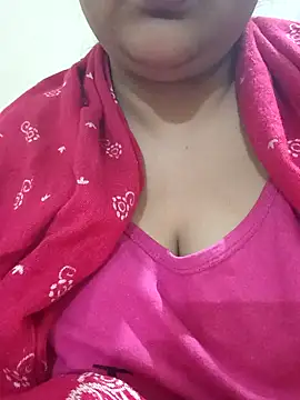 Snapshot of _Redwine_ chatting on 02.06.25 Redwine online show from 02.06.25