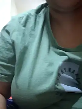 Snapshot of _Redwine_ chatting on 02.10.25 Redwine online show from 02.10.25