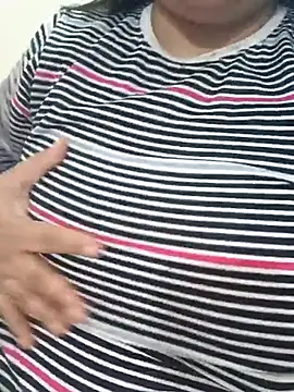 Snapshot of _Redwine_ chatting on 02.28.25 Redwine online show from 02.28.25