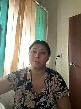 Snapshot of Olivialili chatting on 02.11.25 Olivialili online show from 02.11.25