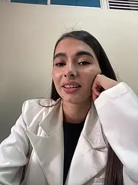 Snapshot of Coralinee_01 chatting on 11.13.25 Coralinee 01 online show from 11.13.25