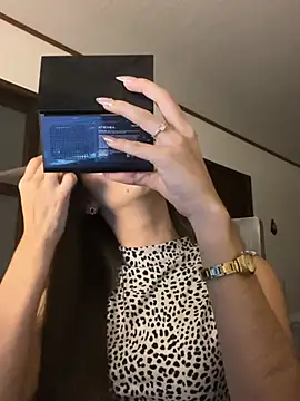 Coralinee 01 online show from 04.24.26