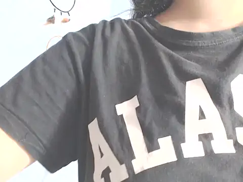 Snapshot of Amara18_ chatting on 12.20.24 Amara18  online show from 12.20.24
