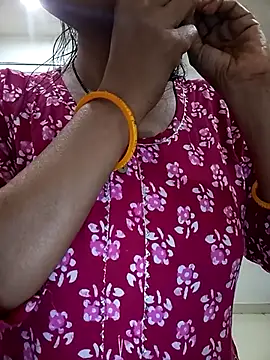 Snapshot of Hot-Shivani chatting on 03.01.25 Hot-Shivani online show from 03.01.25