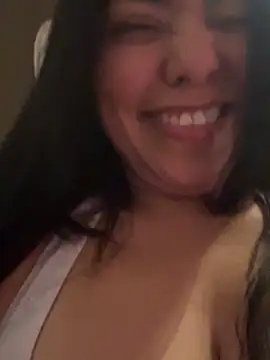 Snapshot of PetitLumiere chatting on 01.04.25 PetitLumiere online show from 01.04.25