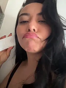 Snapshot of PetitLumiere chatting on 02.17.25 PetitLumiere online show from 02.17.25