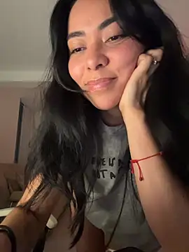 Snapshot of PetitLumiere chatting on 10.17.25 PetitLumiere online show from 10.17.25