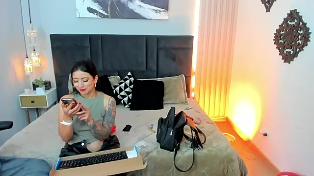 kira moon   online show from 03.18.26