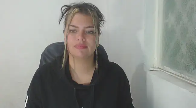 Snapshot of sweetkitty_16 chatting on 03.07.25 sweetkitty 16 online show from 03.07.25