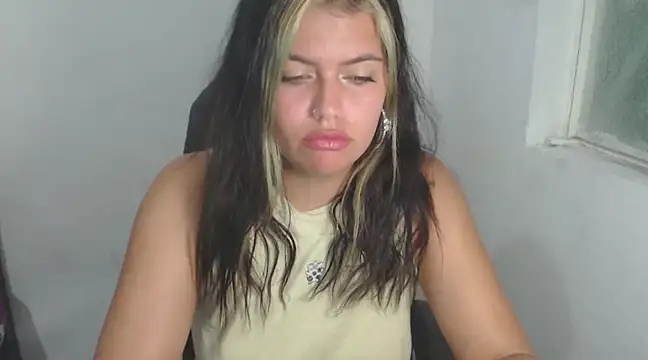 Snapshot of sweetkitty_16 chatting on 03.11.25 sweetkitty 16 online show from 03.11.25