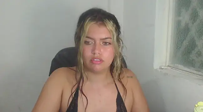 Snapshot of sweetkitty_16 chatting on 03.20.25 sweetkitty 16 online show from 03.20.25