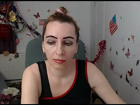 Snapshot of EvelynAngell chatting on 01.09.25 EvelynAngell online show from 01.09.25