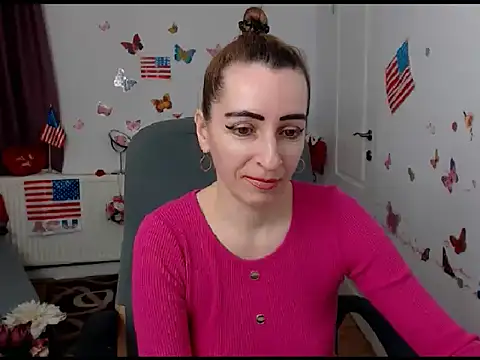 Snapshot of EvelynAngell chatting on 01.27.25 EvelynAngell online show from 01.27.25