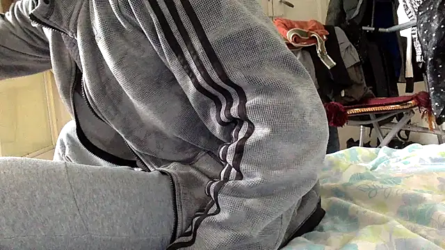 Snapshot of molozeb chatting on 02.24.26 molozeb online show from 02.24.26