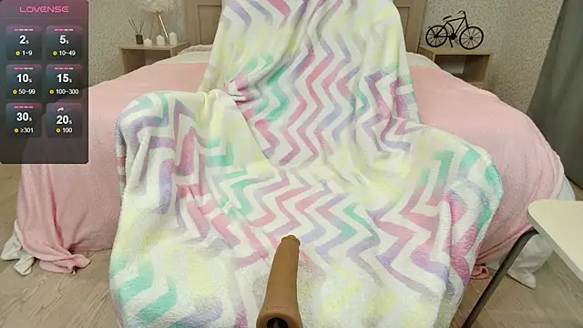 Snapshot of oliviiaa chatting on 11.06.25 oliviiaa online show from 11.06.25