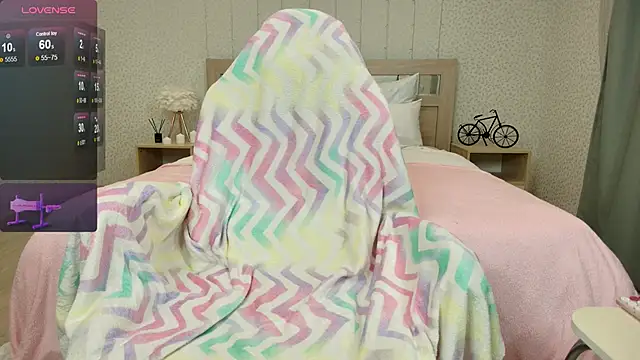 Snapshot of oliviiaa chatting on 11.10.25 oliviiaa online show from 11.10.25