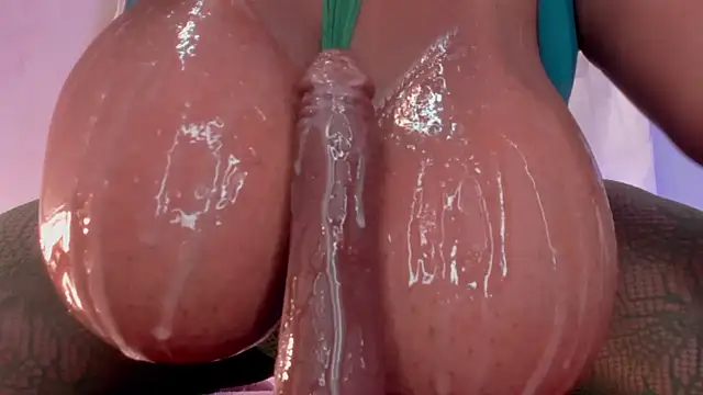 Snapshot of Sexyshantal_ chatting on 01.24.25 Sexyshantal  online show from 01.24.25