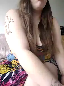 FrancaiseLynne online show from 01.28.25