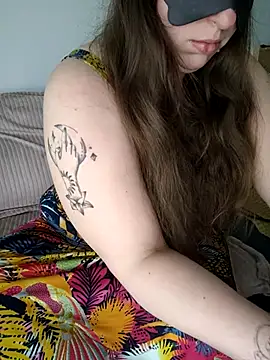 FrancaiseLynne online show from 03.16.25