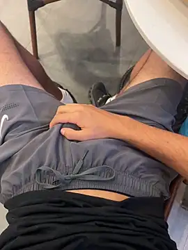 h0rnyguy001 online show from 02.17.26