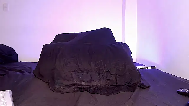 caarlywhitee online show from 04.21.26