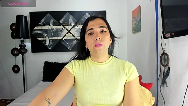 SARAMISHA online show from 09.10.25